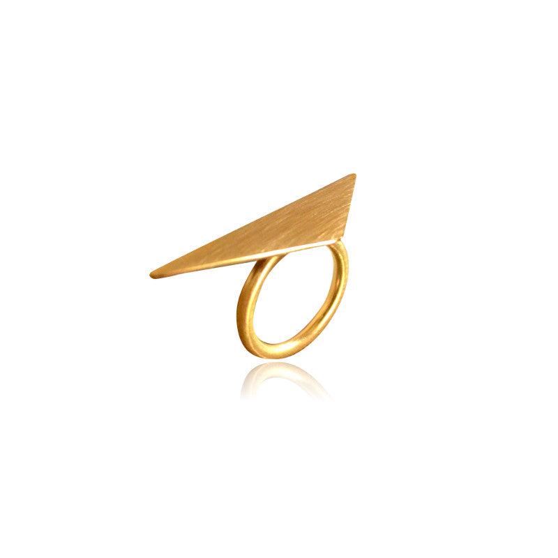 Χειροποίητο επίχρυσο ασημένιο δαχτυλίδι - αμβλυγώνιο τρίγωνο Νο1